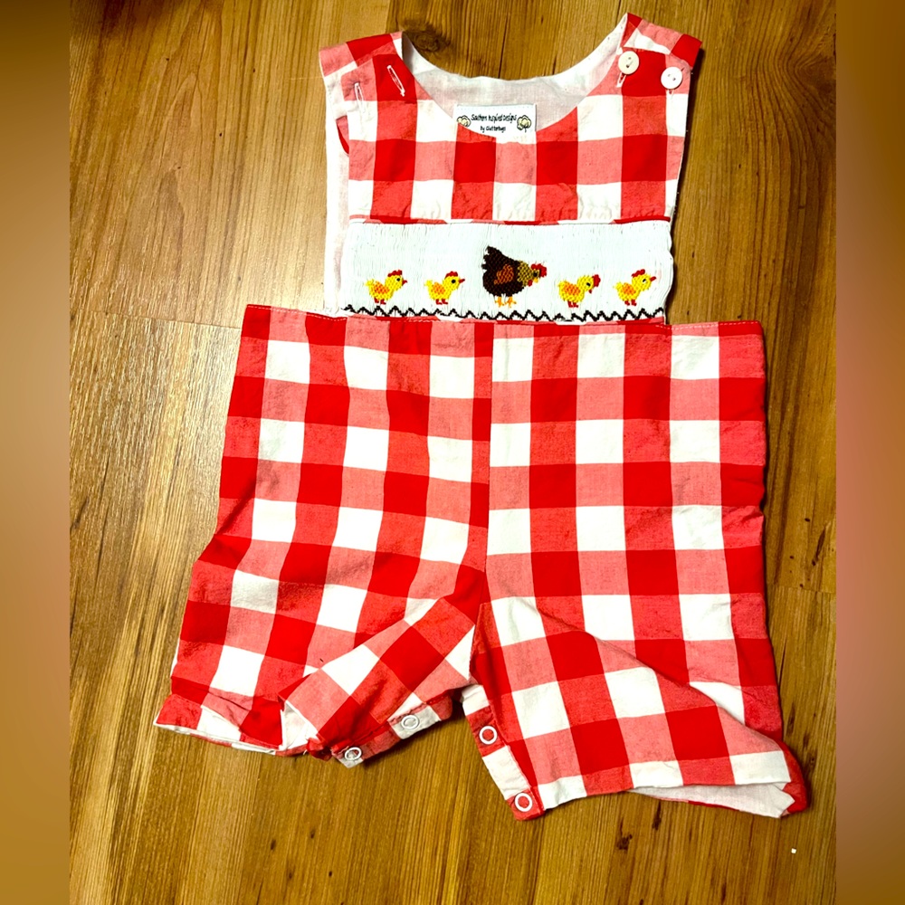 Smocked chicken Jon Jon